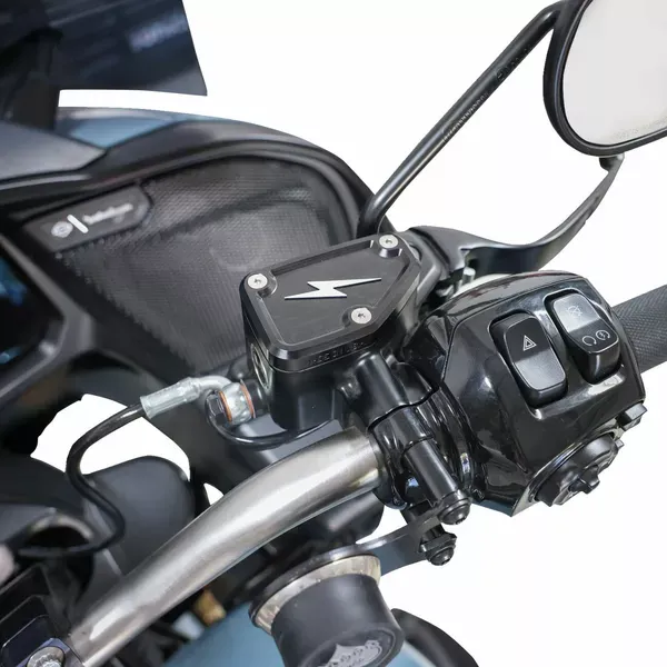 Tapa bomba de embrague CAP RESERVOIR BRAKE FRONT 24 TOURING BLACK TWICE CUT