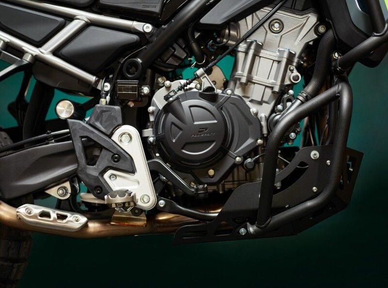 Protector tapa de embrague, encendido y bomba de agua POLISPORT para CF MOTO 450MT