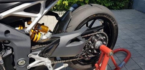 Guarda Cadena Carbono por Triumph Speed Triple 1200 RS / RR 2021-