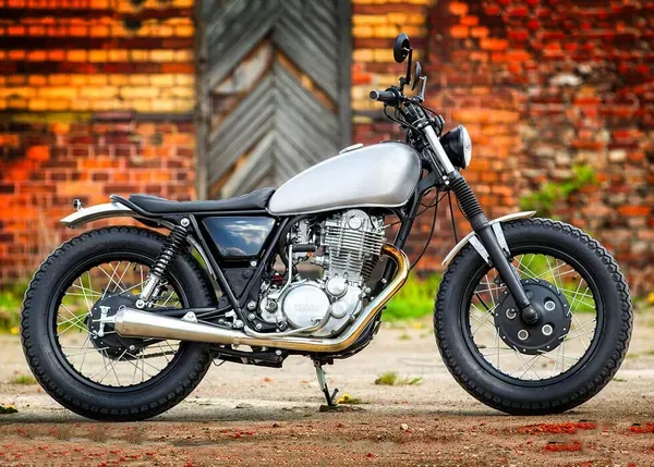 Escape Spark EXH UNIV SIL CLASSIC