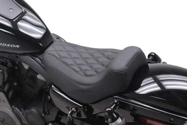 Mustang Asiento solo Tripper™ SEAT SOLO TRIPPER - RH950 22-UP - DBL DIAMOND BLACK