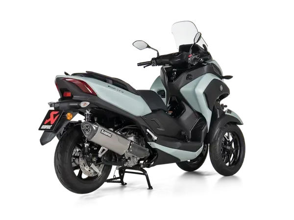 Escape Silenciador Slip-On Line STREET AKRAPOVIC MUFFLER SS/CF YAMAHA TRICITY 300