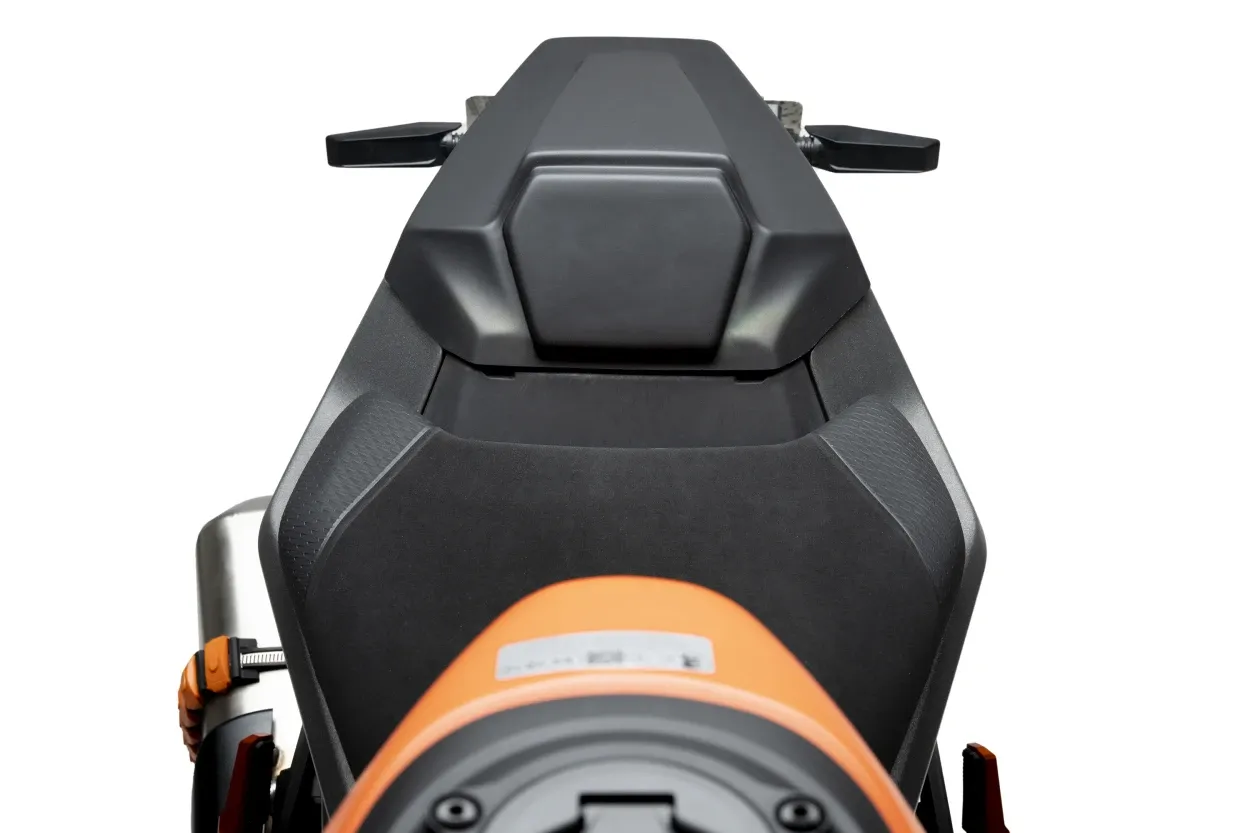 Colin KTM 990 DUKE R 2025 (Typ:V9407) Colin KTM 990 DUKE R 2025 (Typ:V9407)