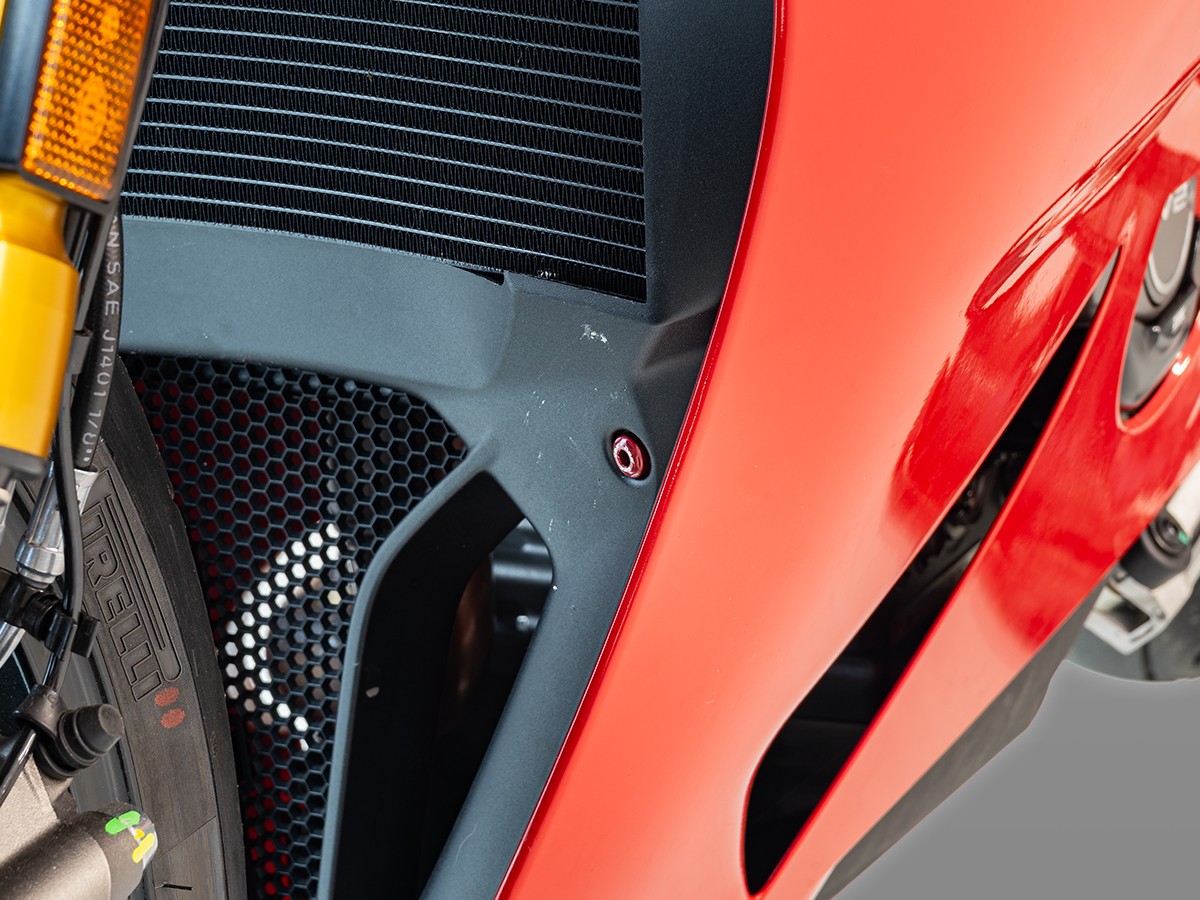 KVT111 - KIT DE TORNILLOS DE REJILLA DEL RADIADOR PANIGALE V2 MY 2025