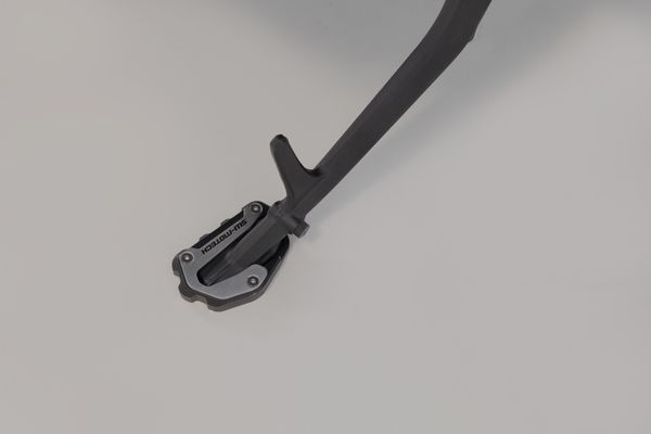 Ampliación apoyo caballete lateral SW-MOTECH
SIDE STAND FOOT EXT R1300GS Ampliación apoyo caballete lateral SW-MOTECH
SIDE STAND FOOT EXT R1300GS