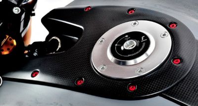 PROTECTOR DE TANQUE SUPERIOR EN CARBONO DUCATI MONSTER 696-796-1100