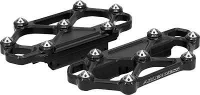 Reposapiés Diamond ARLEN NESS FLOORBOARD REAR - FLT 99-UP - DIAMOND - ALL BLACK