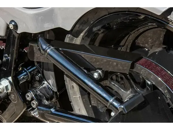 Protector de correa Protección de correa RICK'S MOTORCYCLES BELTGUARD, GLOSS BLK, SOLID para Harley Davidson Softail