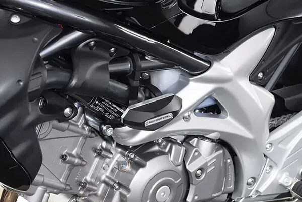 Kit de deslizadores de chasis SW-MOTECH para SUZUKI SFV 650 ABS GLADIUS Kit de deslizadores de chasis SW-MOTECH para SUZUKI SFV 650 ABS GLADIUS