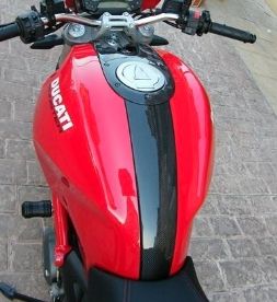 PROTECTOR DE CARBONO C4US PARA DEPOSITO DUCATI MONSTER 696-796-1100