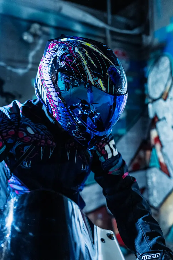 Icon Threshold™ Synthwave Lazer Cobra Casco Modular