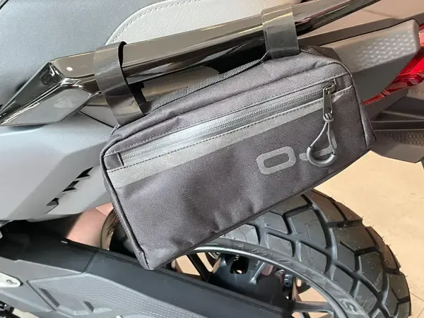 Bolsas laterales OJ ATMOSFERE METROPOLITANE s.r SIDE BAGS DUAL 1L BLACK Bolsas laterales OJ ATMOSFERE METROPOLITANE s.r SIDE BAGS DUAL 1L BLACK