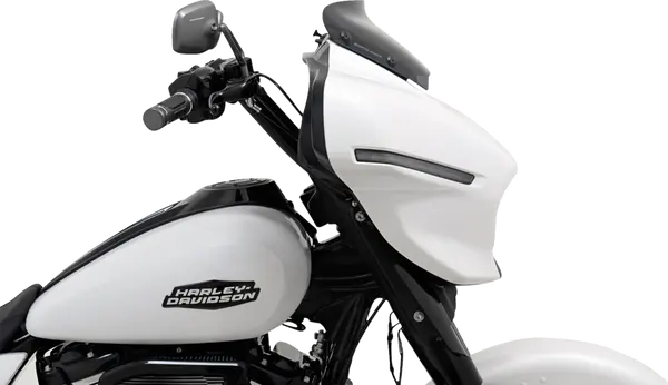 Parabrisas con spoiler MEMPHIS SHADES WINDSHIELD MS SPOILER 24 FLHX 5 DBSM