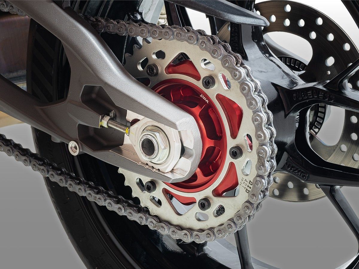 Ducabike Portapiñones Ducati Panigale/Streetfighter/Monster/Hypermotard V2 2025