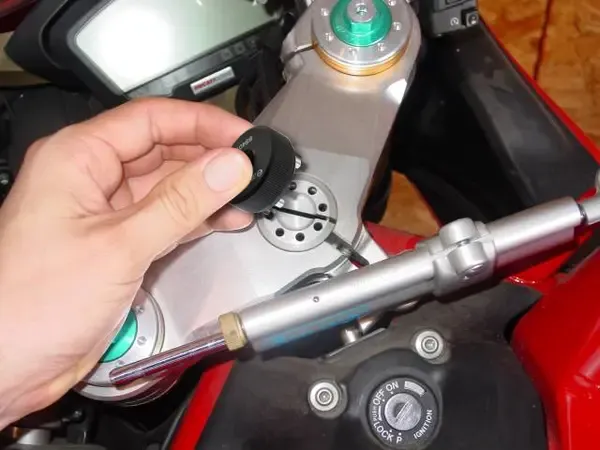 Herramienta para tuerca de eje de dirección BIKESERVICE STEERING STEM NUT TOOL DUCATI