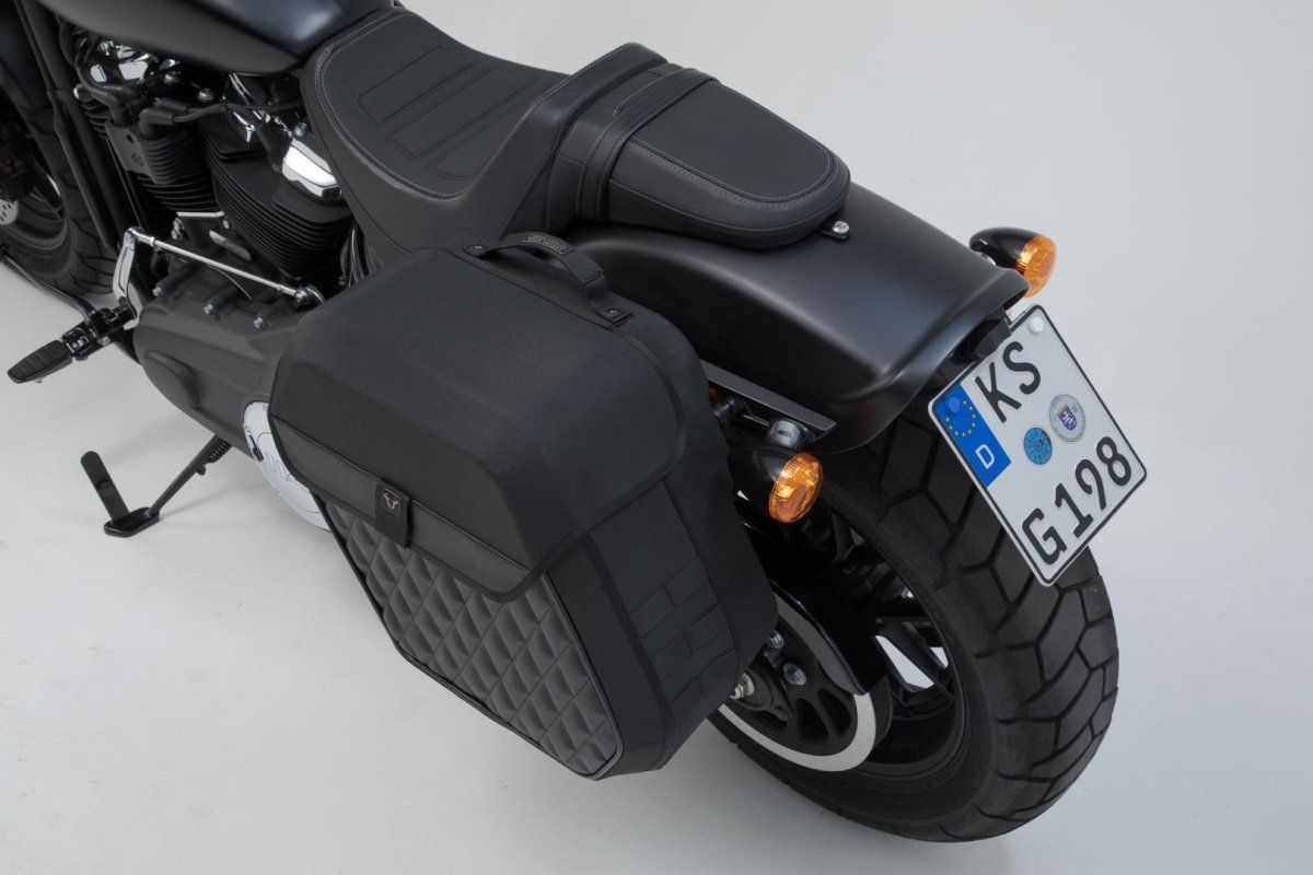 Bolsa lateral + Soporte SW Motech Legend Gear LH2 25,5 Lts izquierda para HARLEY-DAVIDSON SOFTAIL FAT BOB 17-26 | SOFTAIL FAT BOB S 17-26