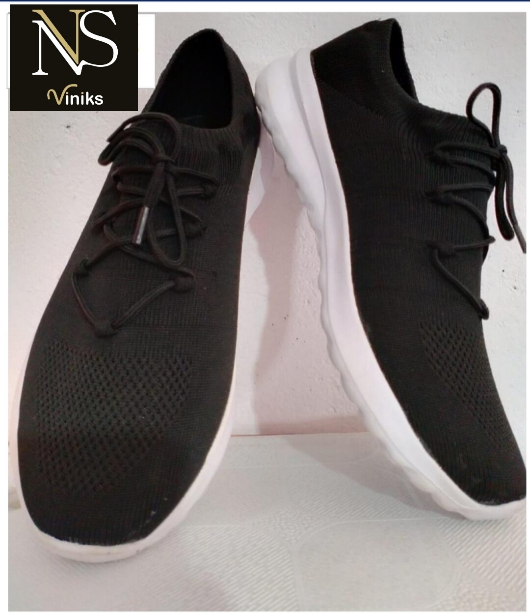 Bourge Men&#39;s Black Running Shoes