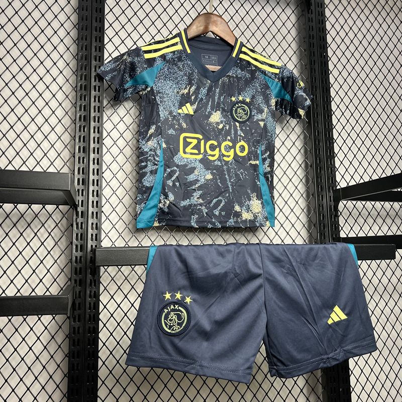 Ajax Kids Away Kit