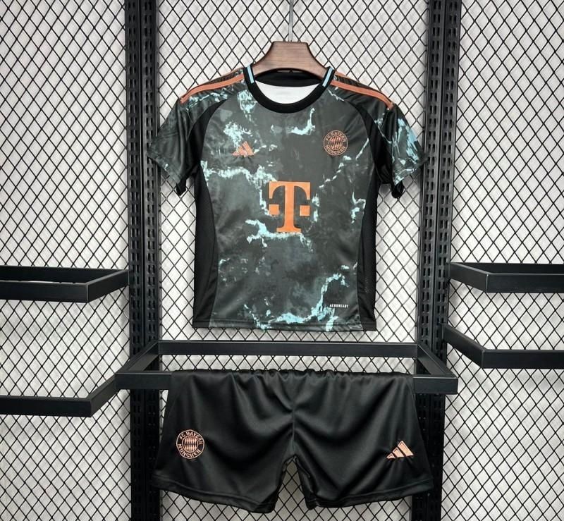 Bayern Munich Kids Away Kit