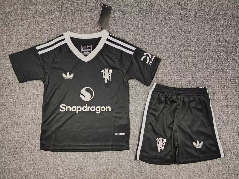 Man Utd Kids Black Special Kit Man Utd Kids Black Special Kit