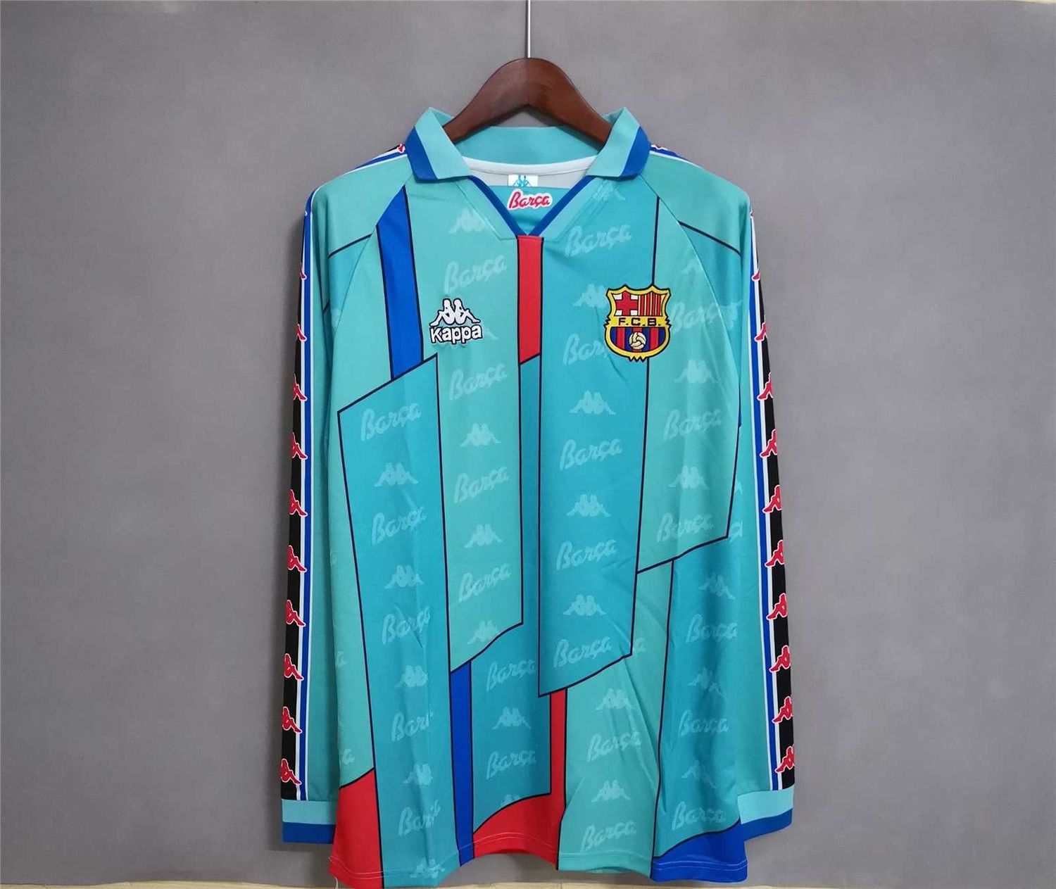 Barcelona Away 96/97 Long Sleeve Retro Jersey Barcelona Away 96/97 Long Sleeve Retro Jersey