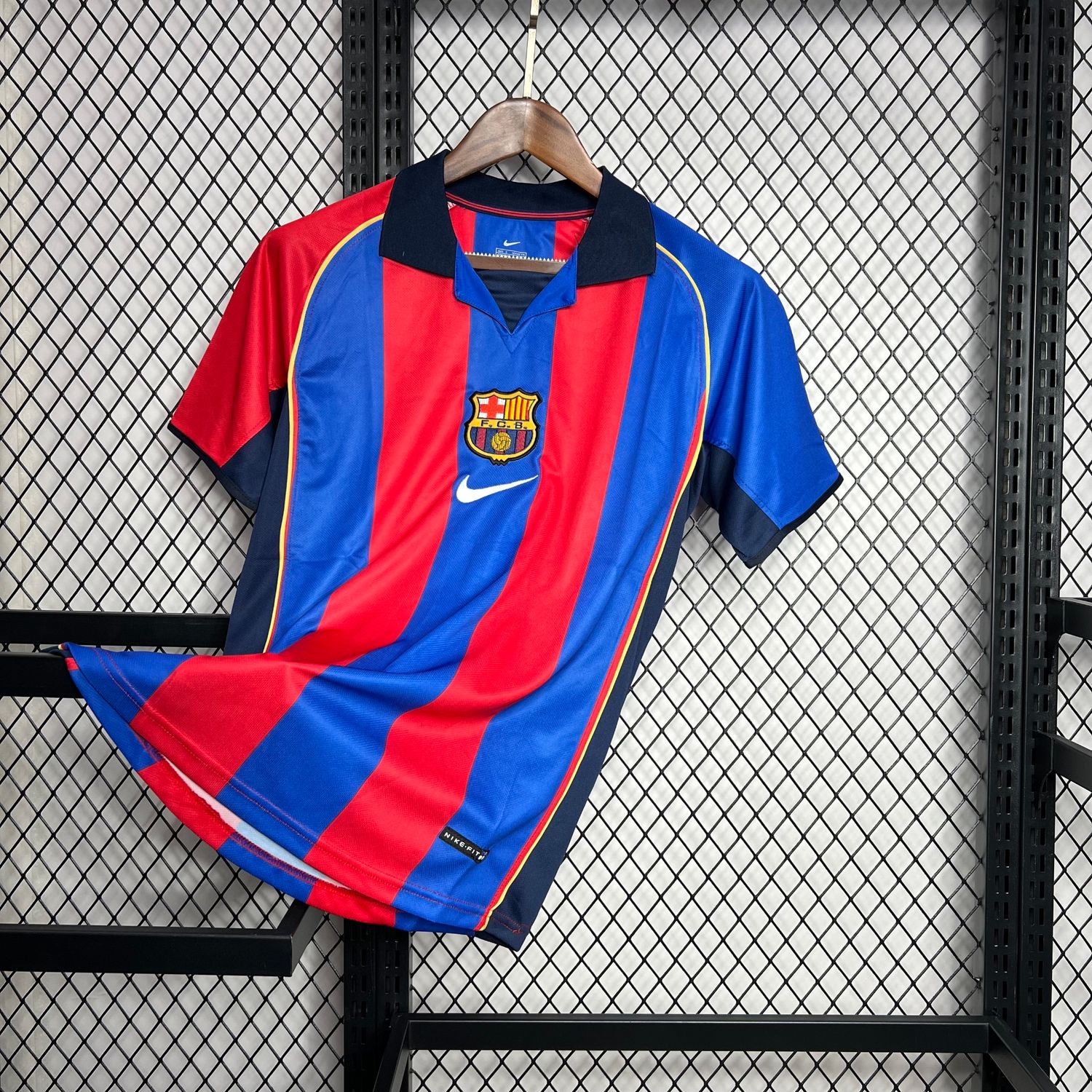 Barcelona Home 04/05 Retro Jersey Barcelona Home 04/05 Retro Jersey
