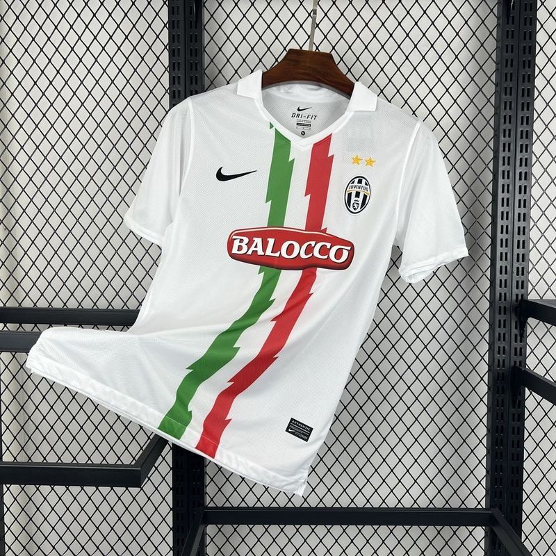 Juventus Away 10/11 Retro Jersey 