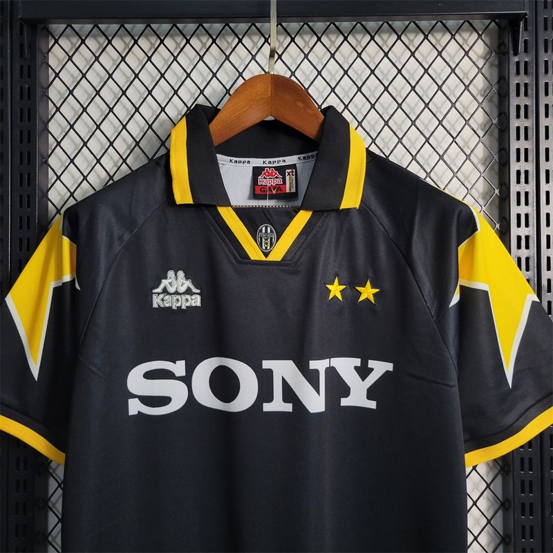 Juventus Away 95/97 Retro Jersey 