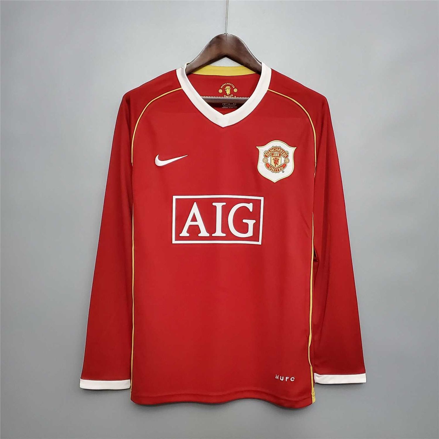 Man United Home 06/07 Long Sleeve Retro Jersey  Man United Home 06/07 Long Sleeve Retro Jersey