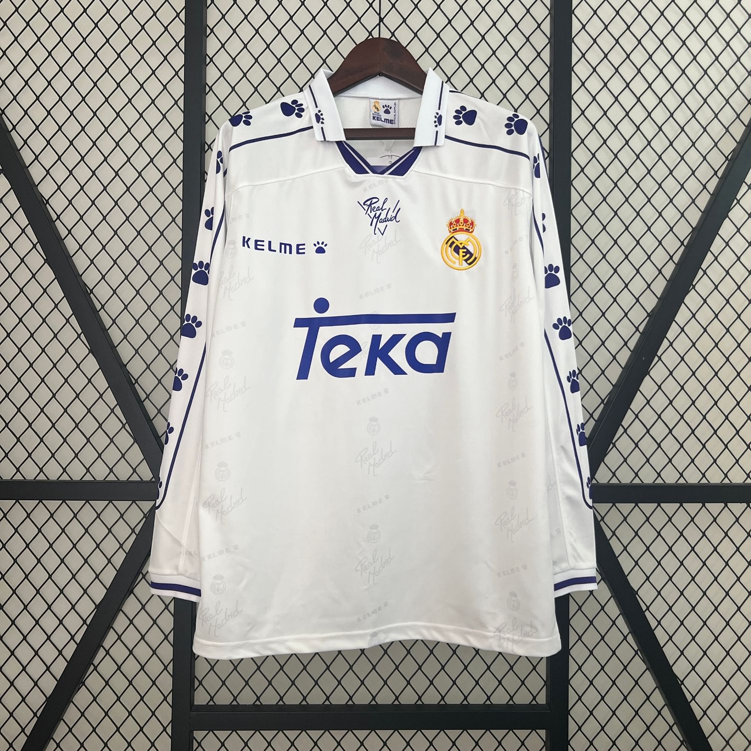 Real Madrid Home 94/96 Long Sleeve Retro Jersey  Real Madrid Home 94/96 Long Sleeve Retro Jersey