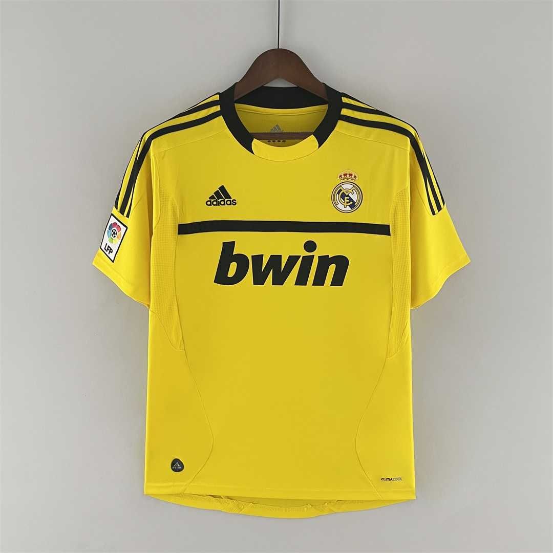 Real Madrid Goalkeeper 11/12 Retro Jersey  Real Madrid Goalkeeper 11/12 Retro Jersey