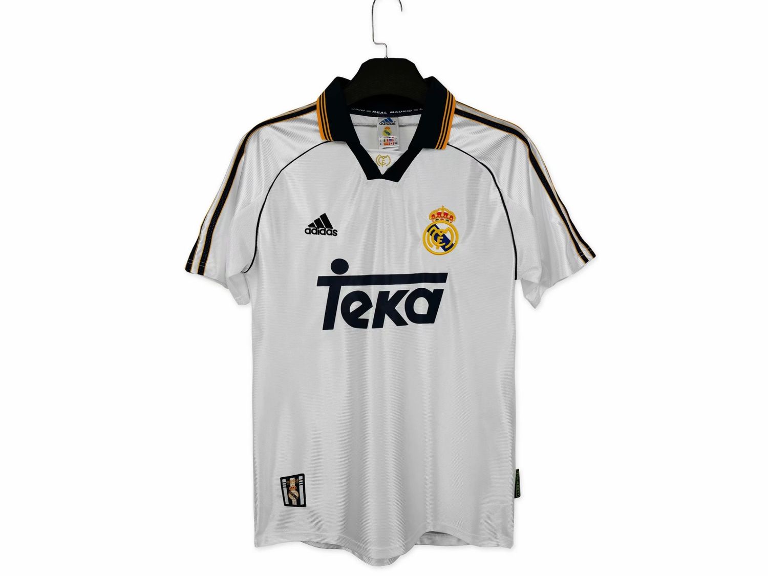 Real Madrid Home 99/00 Retro Jersey  Real Madrid Home 99/00 Retro Jersey
