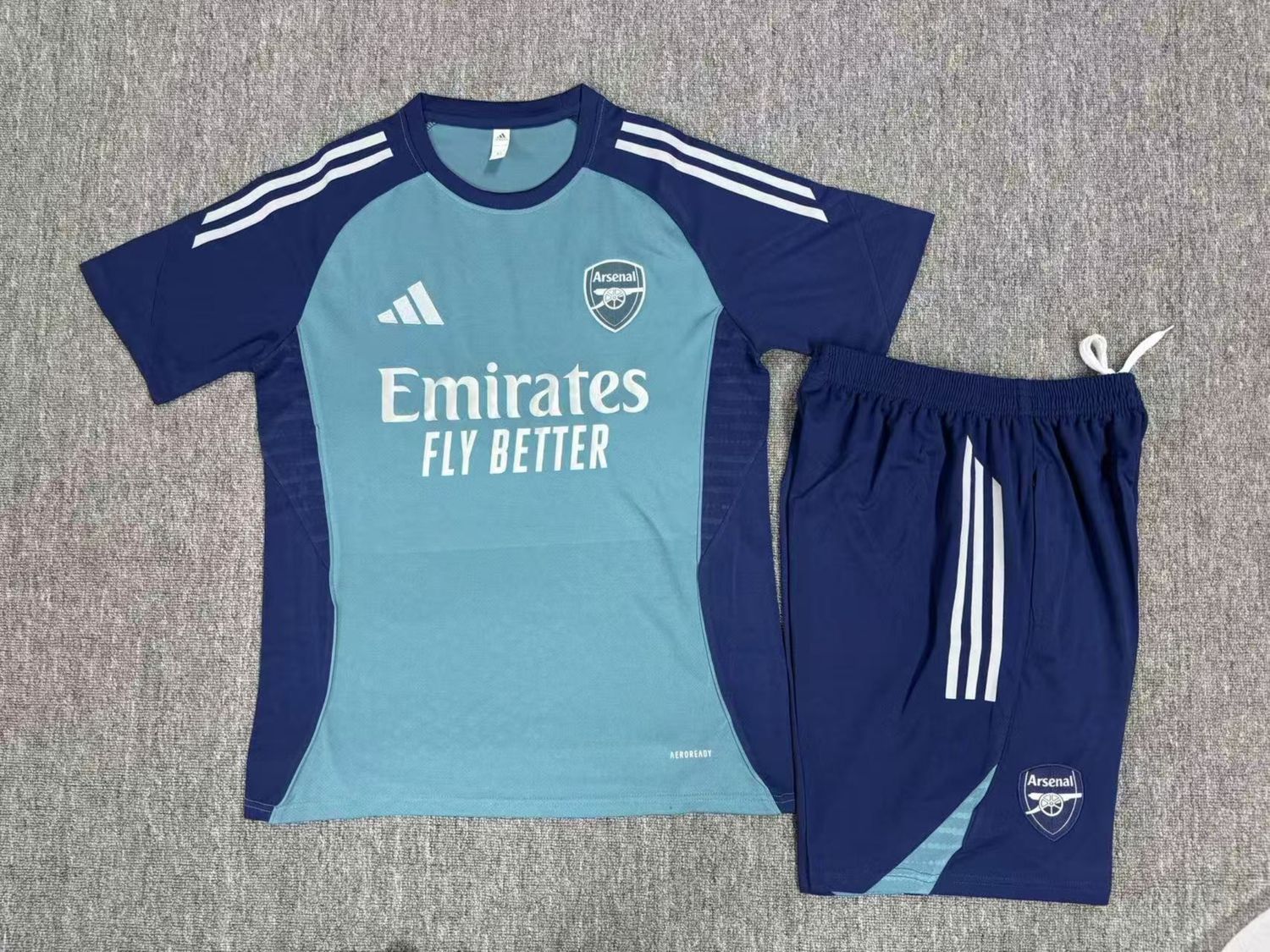 Arsenal Navy and Blue Short Sleeve Training Set Arsenal Navy and Blue Short Sleeve Training Set
