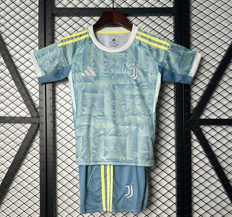 Juventus Kids Away Kit