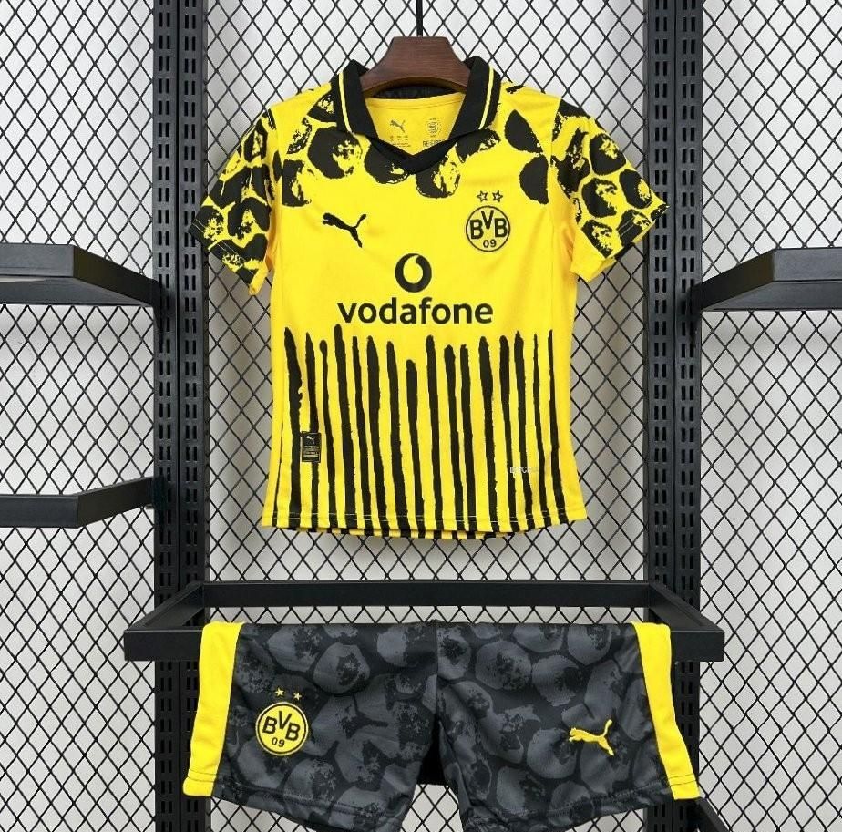 Dortmund Kids Black and Yellow Special Kit Dortmund Kids Black and Yellow Special Kit