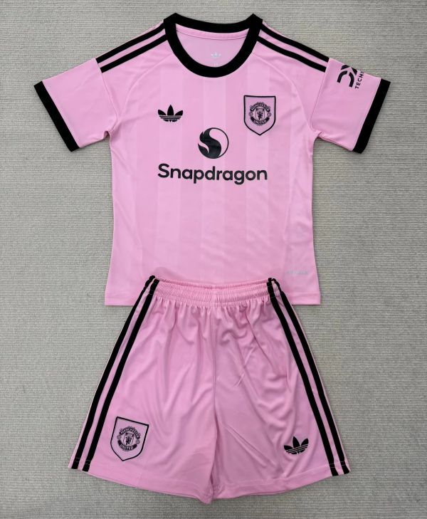 Man United Kids Pink Special Kit Man United Kids Pink Special Kit