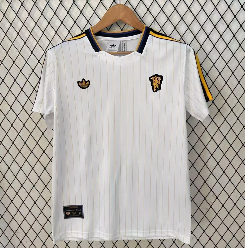 Man United White and Yellow Icon Special Fan Jersey Man United White and Yellow Icon Special Fan Jersey