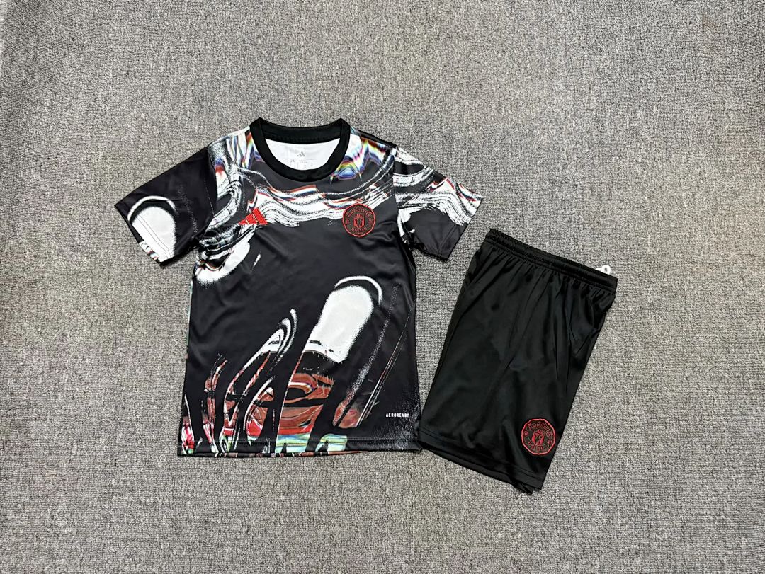 Man United Kids Black, White and Red Sound Wave Special Kit