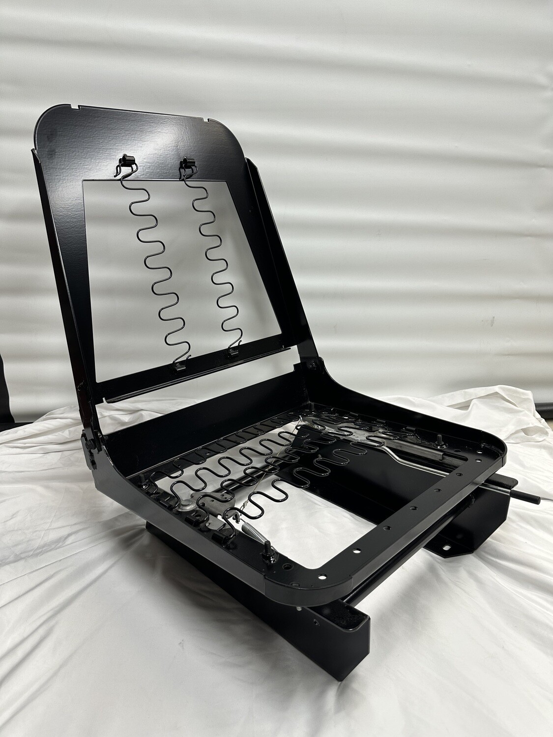 UNIVERSAL / BUCKET SEATS ( NO CENTER SECTION) UNIVERSAL / BUCKET SEATS ( NO CENTER SECTION)