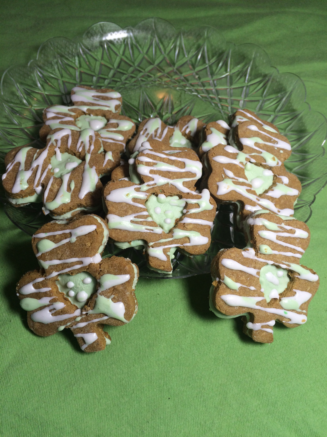 1/2 lb Shamrock Linzers