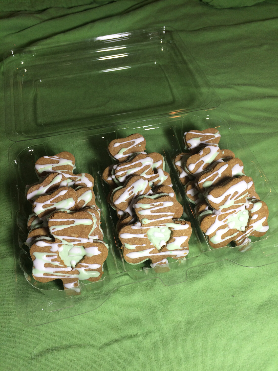 12 oz. Shamrock Linzers