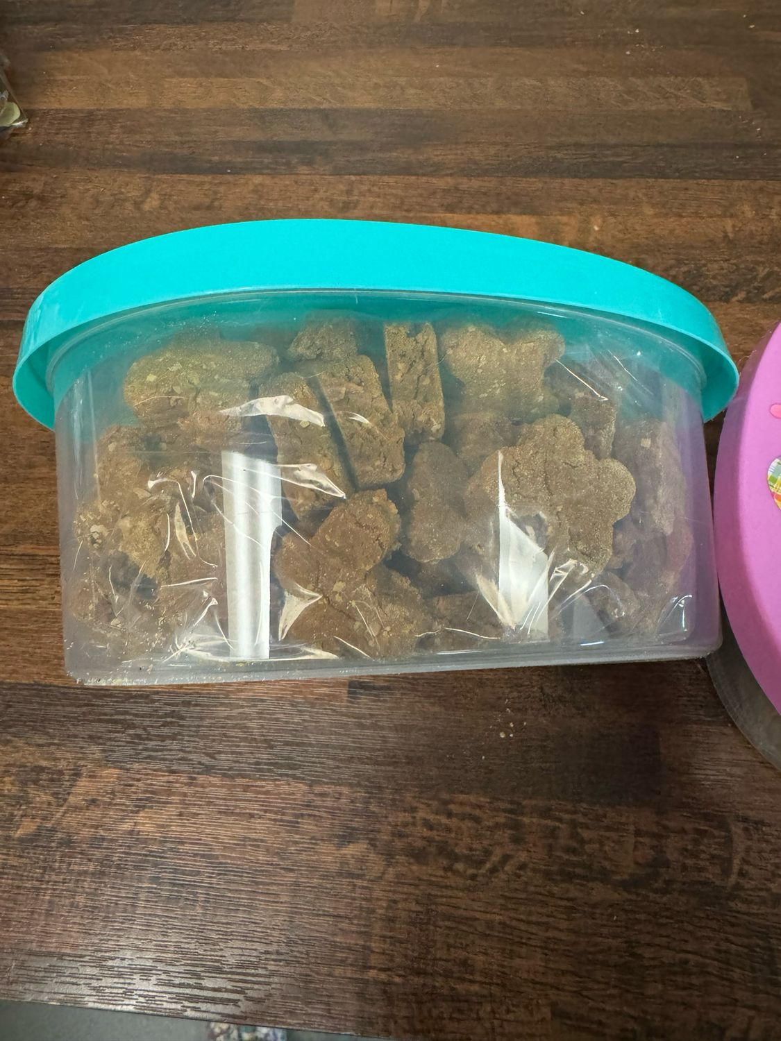 1 lb Treats in Plastic Egg Shaped container
