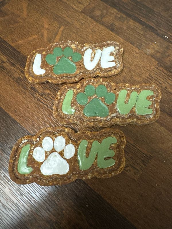 L🐾VE Treats L🐾VE Treats