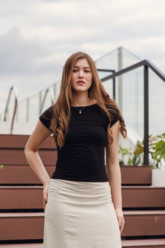 Black Tee