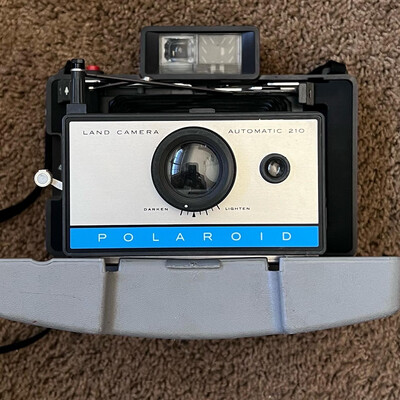 Polaroid Automatic 210 Land Camera