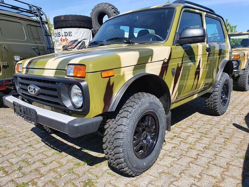 1x Lada 4x4 BRONTO Alufelge 7Jx15 ET15 in Schwarz Glänzend 1x Lada 4x4 BRONTO Alufelge 7Jx15 ET15 in Schwarz Glänzend