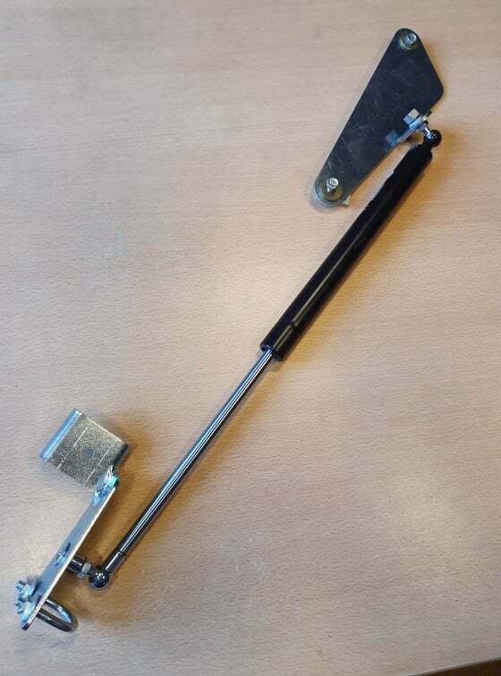 Motorhaube Halter Hydraulische Dämpfer Lada 4x4 / Niva /Urban / Pickup / Taiga