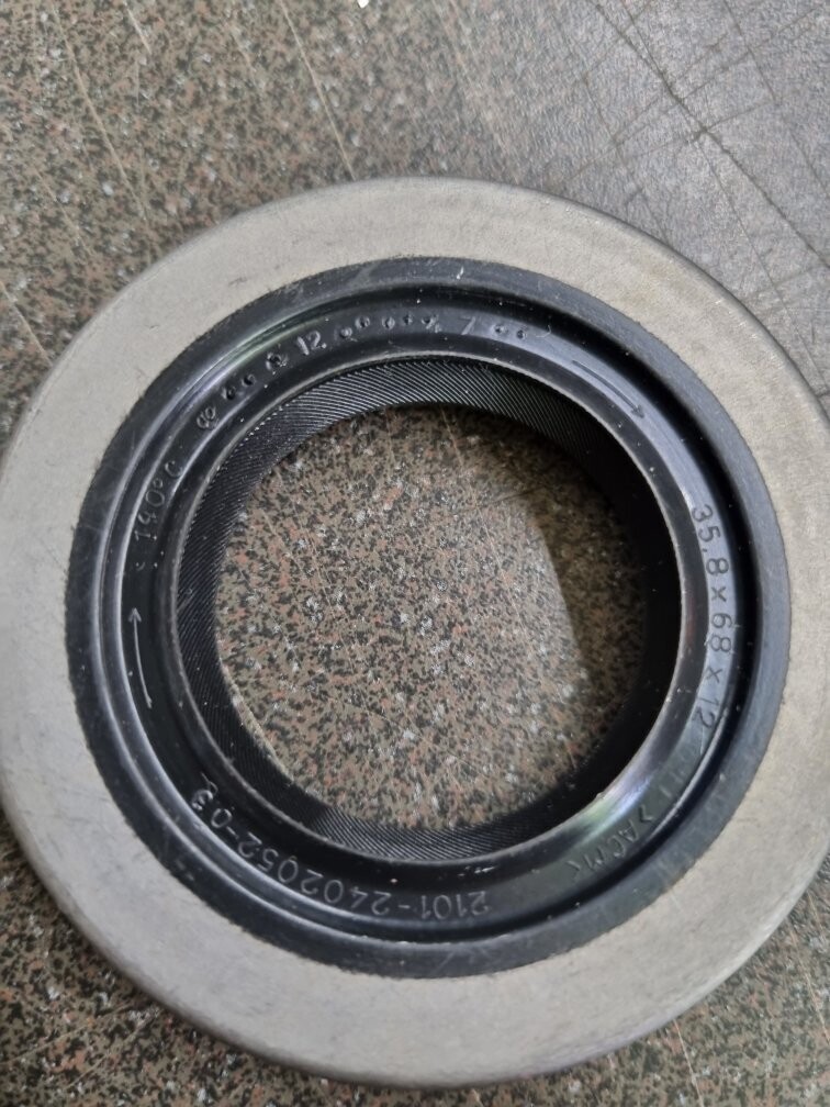 Simmerring  Hinterachse , Differential zu Kardannwelle für LADA 4x4 / NIVA / TAIGA / PICKUP/ URBAN /2131 / Legend bis 2012