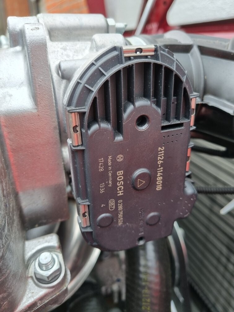 Drosselklappenstutzen für Lada Niva 1700ccm MPI Motor ab 2012 , die mit e-gaspedal