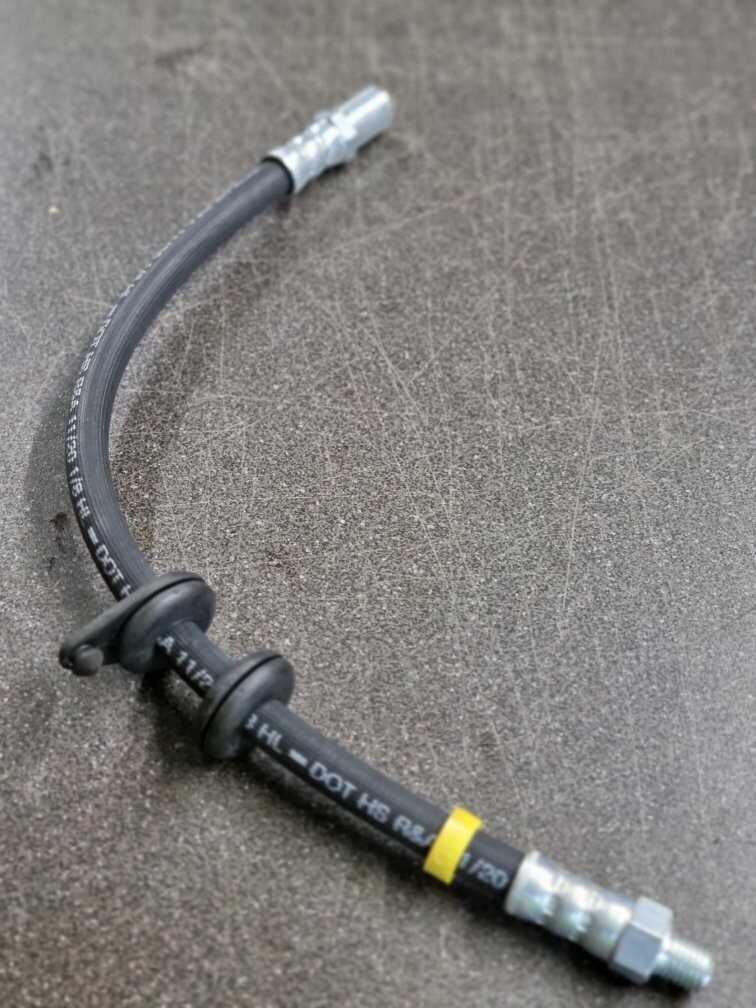 Bremsschlauch vorne , für alle Lada Niva "M"  ab 2012